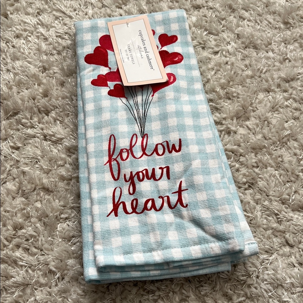 Set of 2 CUPCAKES & CASHMERE Kitchen Towels NEW
